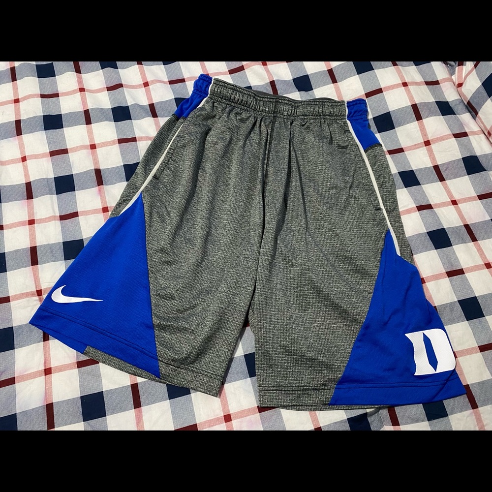 DUKE BLUE DEVILS Nike basketball shorts Size M